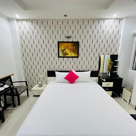 Redflower Hotel โฮจิมินห์ซิตี้ ภายนอก รูปภาพ