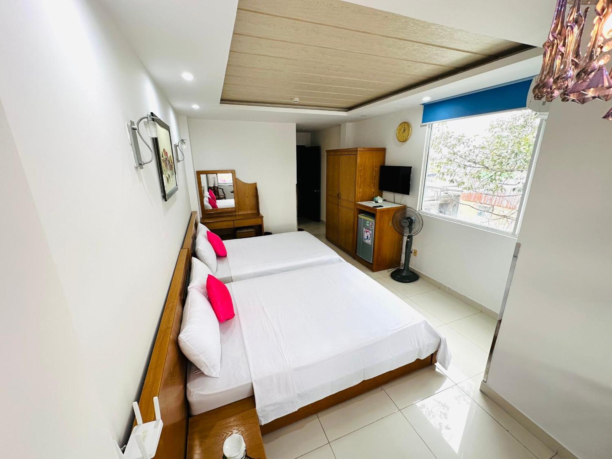 Redflower Hotel โฮจิมินห์ซิตี้ ภายนอก รูปภาพ