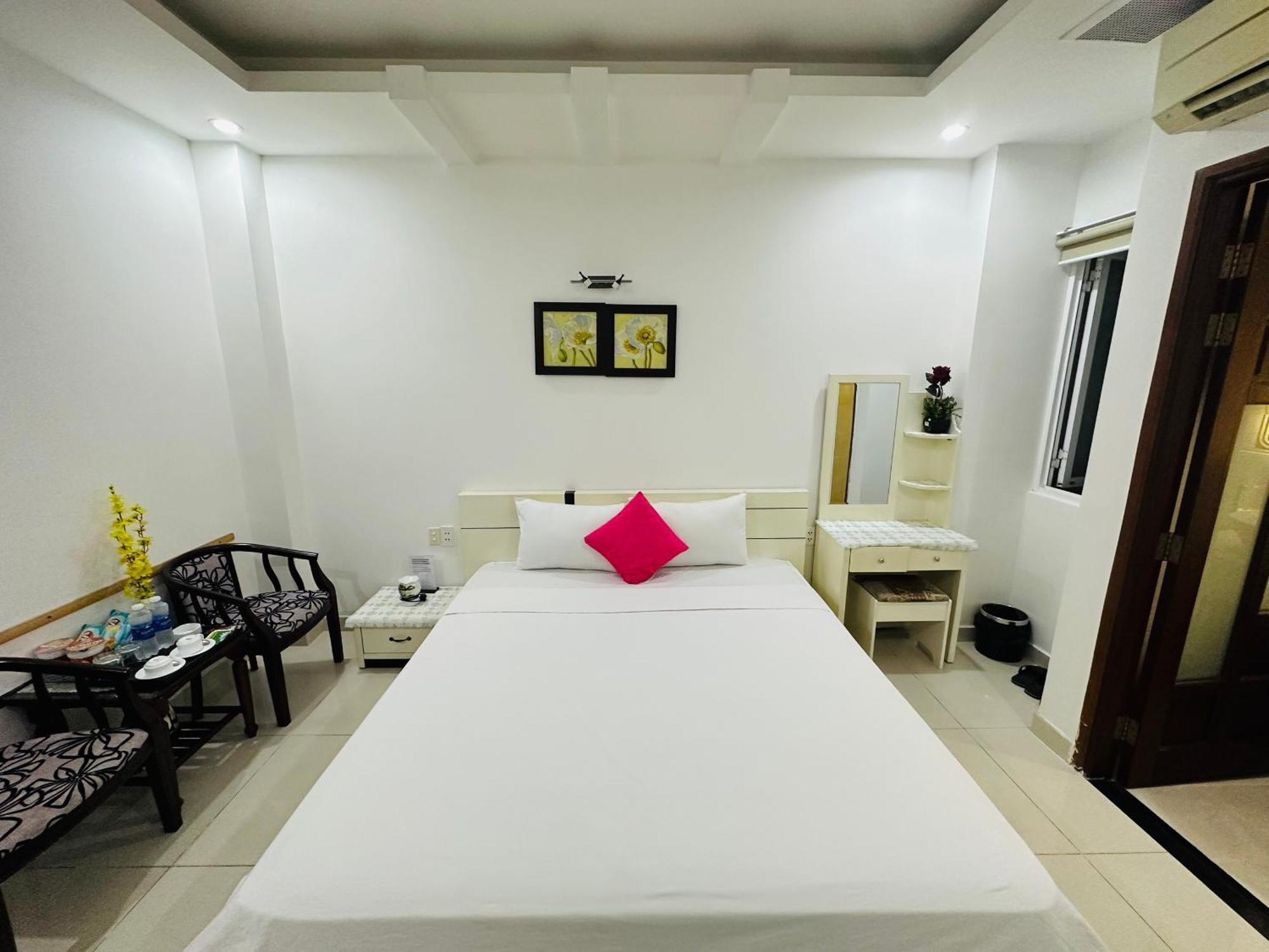 Redflower Hotel โฮจิมินห์ซิตี้ ภายนอก รูปภาพ