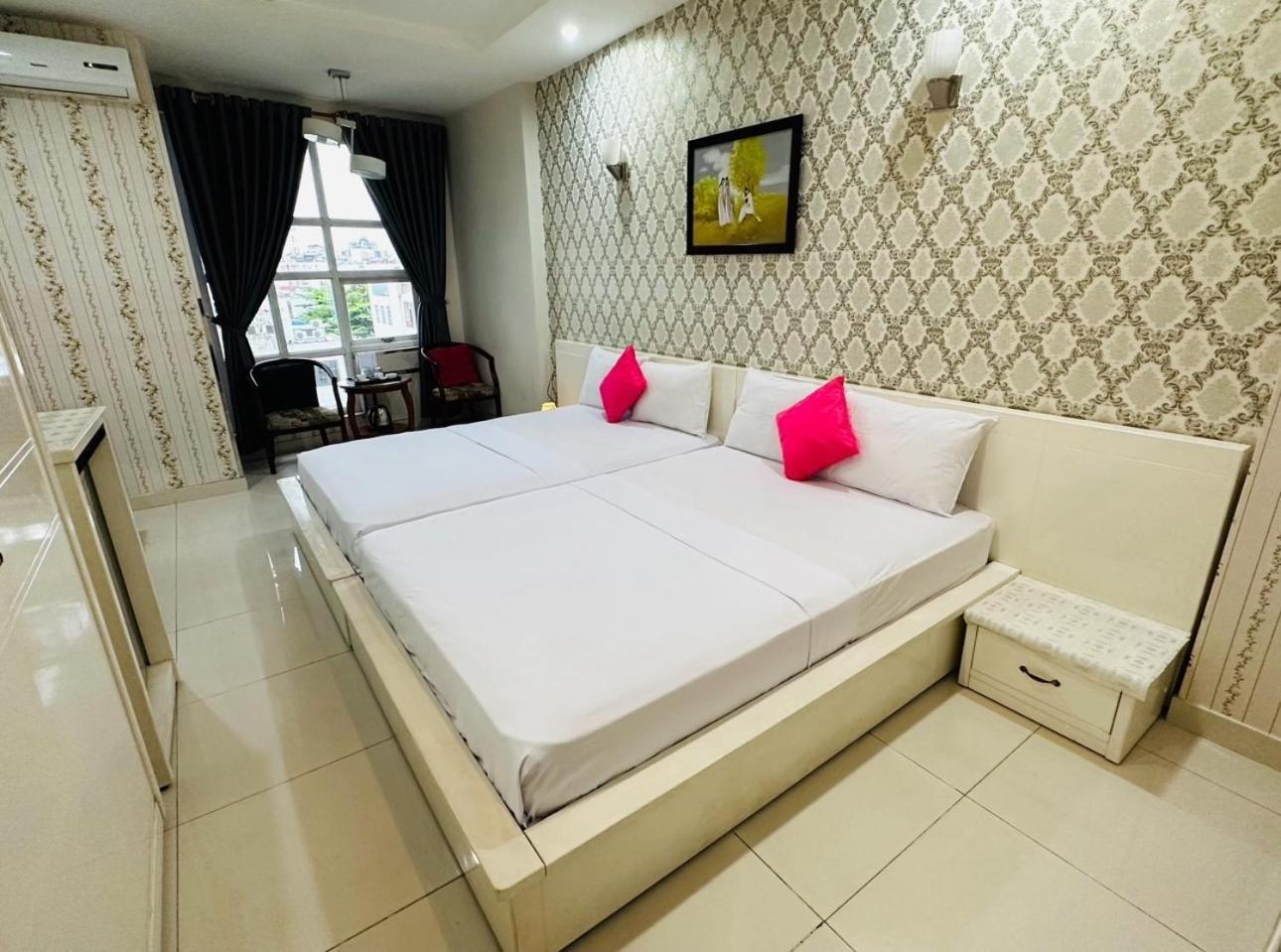 Redflower Hotel โฮจิมินห์ซิตี้ ภายนอก รูปภาพ