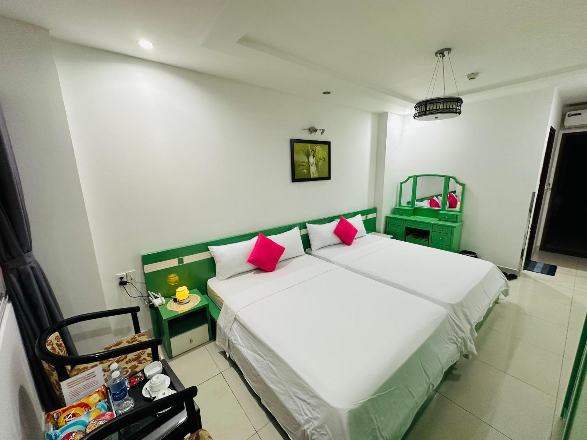 Redflower Hotel โฮจิมินห์ซิตี้ ภายนอก รูปภาพ