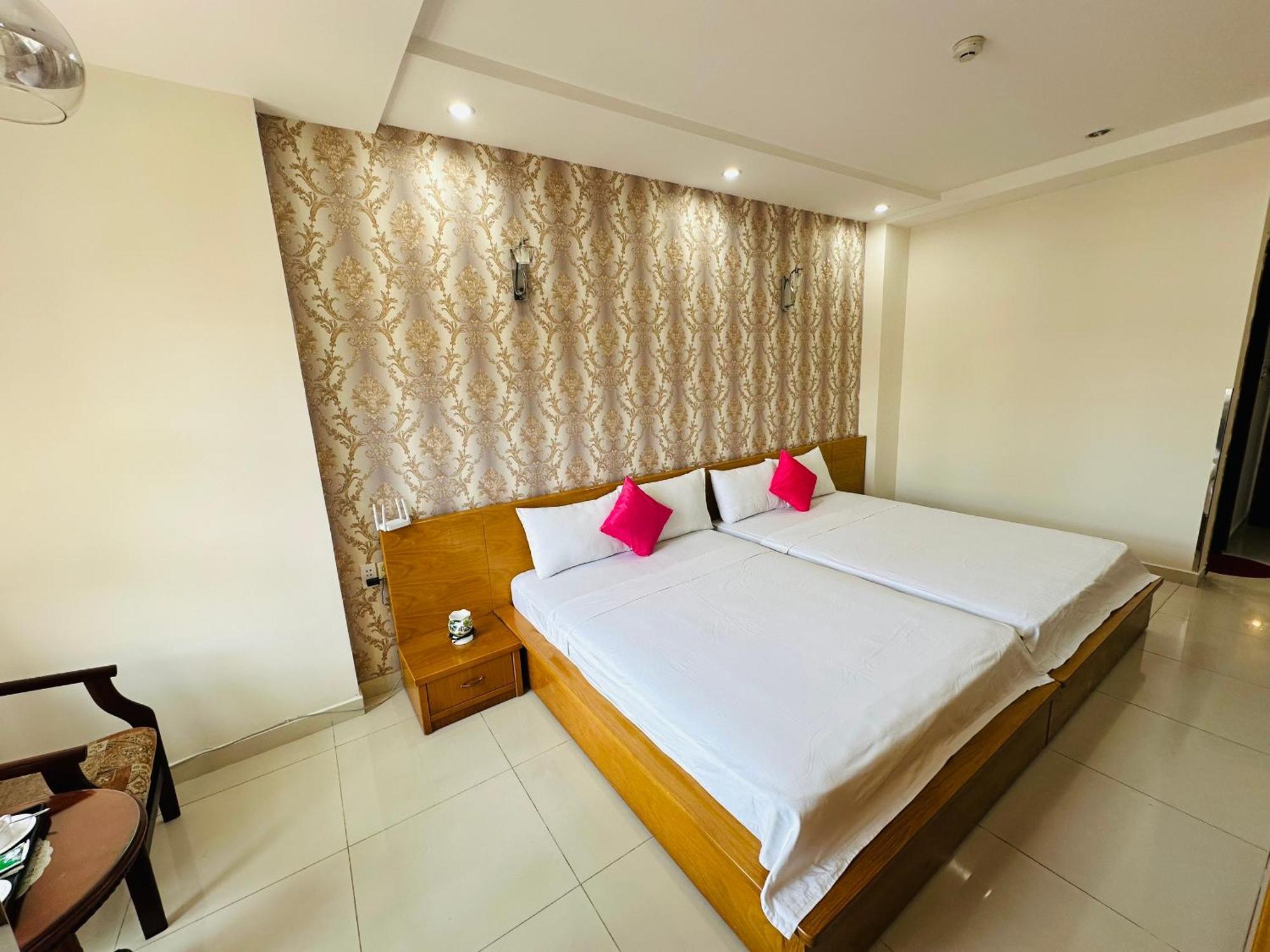 Redflower Hotel โฮจิมินห์ซิตี้ ภายนอก รูปภาพ