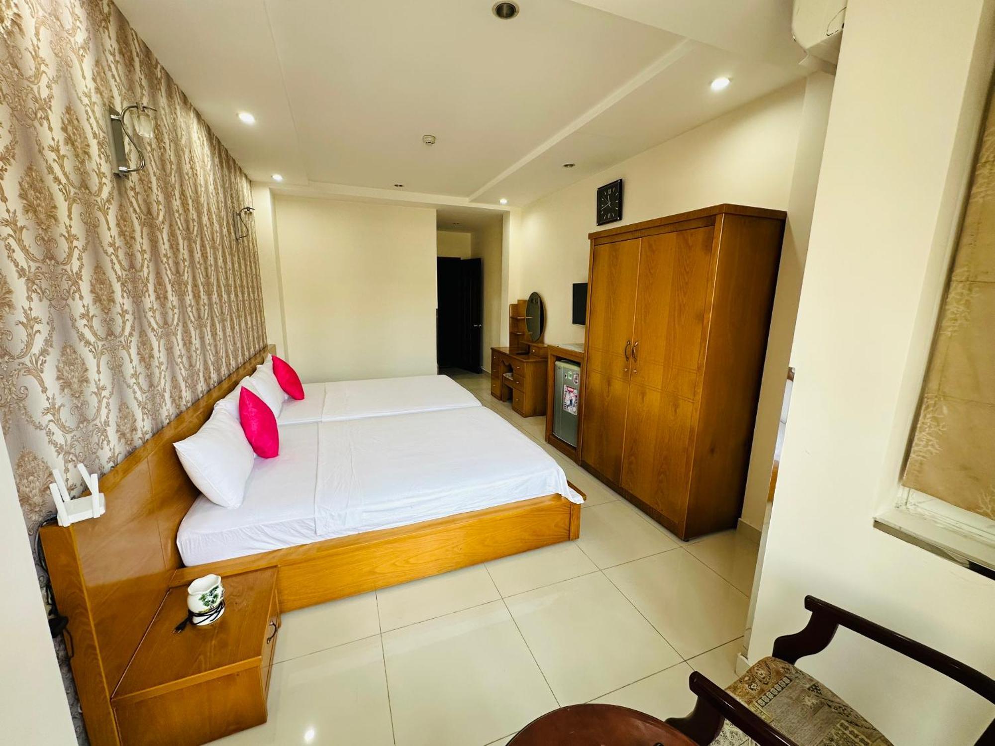 Redflower Hotel โฮจิมินห์ซิตี้ ภายนอก รูปภาพ