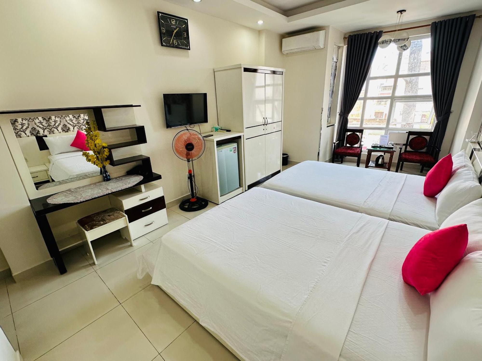 Redflower Hotel โฮจิมินห์ซิตี้ ภายนอก รูปภาพ