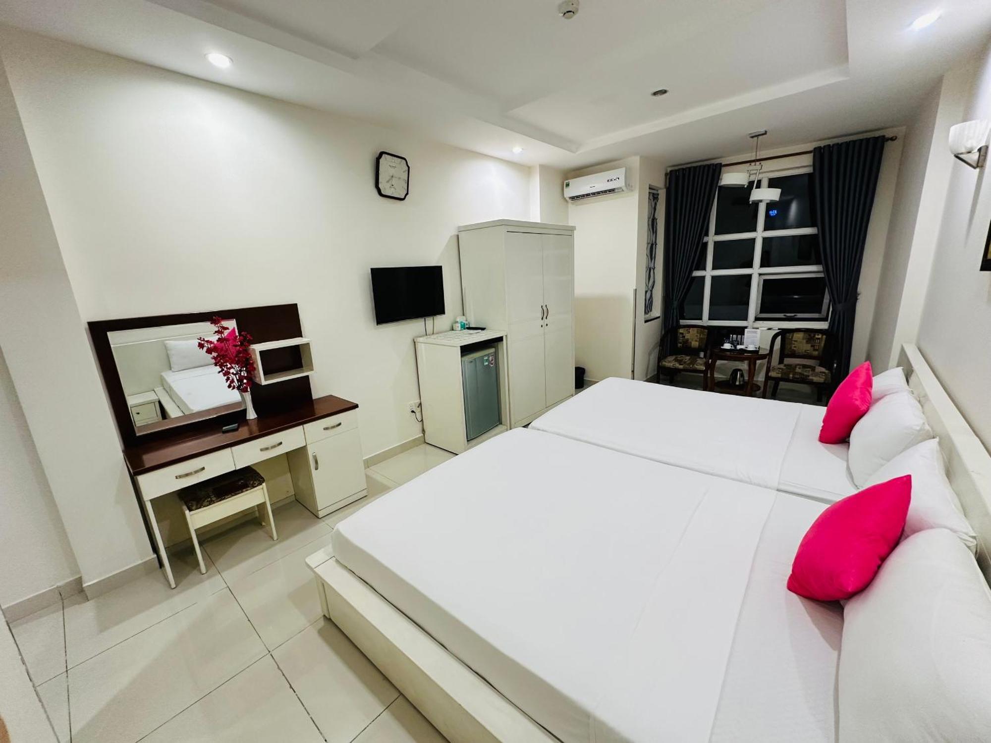 Redflower Hotel โฮจิมินห์ซิตี้ ภายนอก รูปภาพ