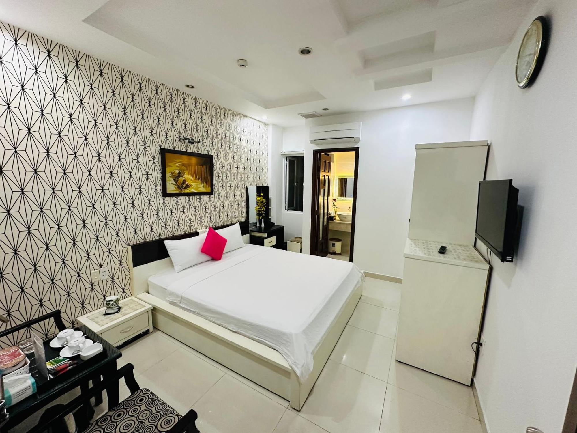 Redflower Hotel โฮจิมินห์ซิตี้ ภายนอก รูปภาพ