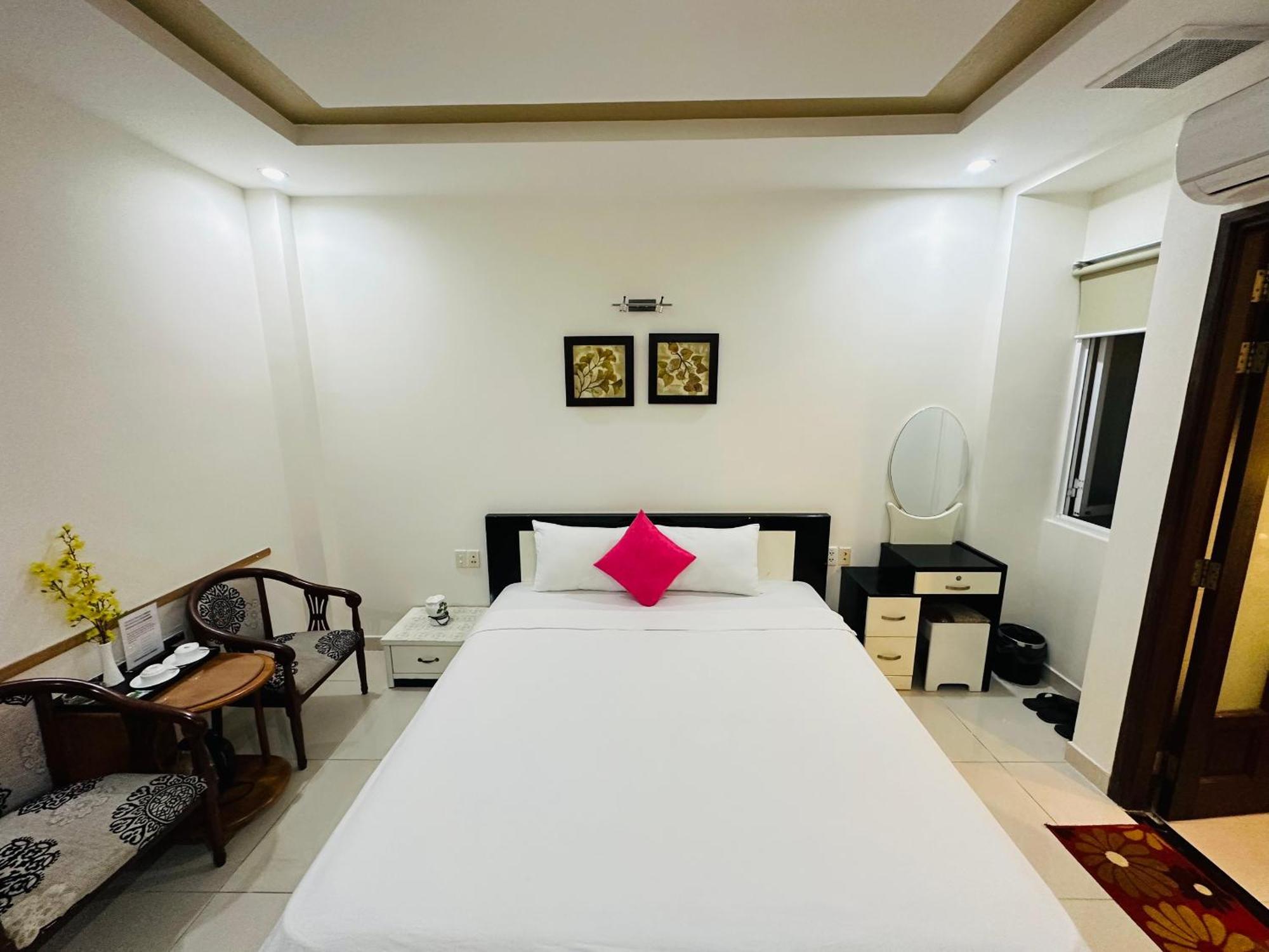 Redflower Hotel โฮจิมินห์ซิตี้ ภายนอก รูปภาพ