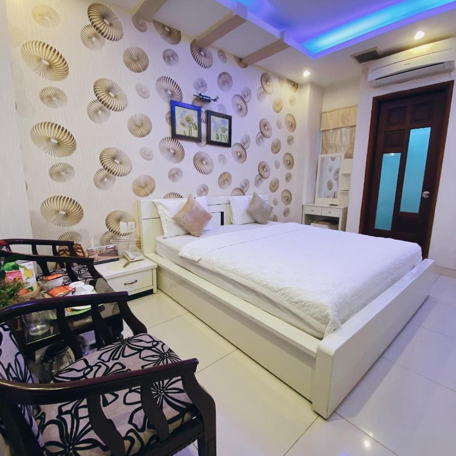Redflower Hotel โฮจิมินห์ซิตี้ ภายนอก รูปภาพ