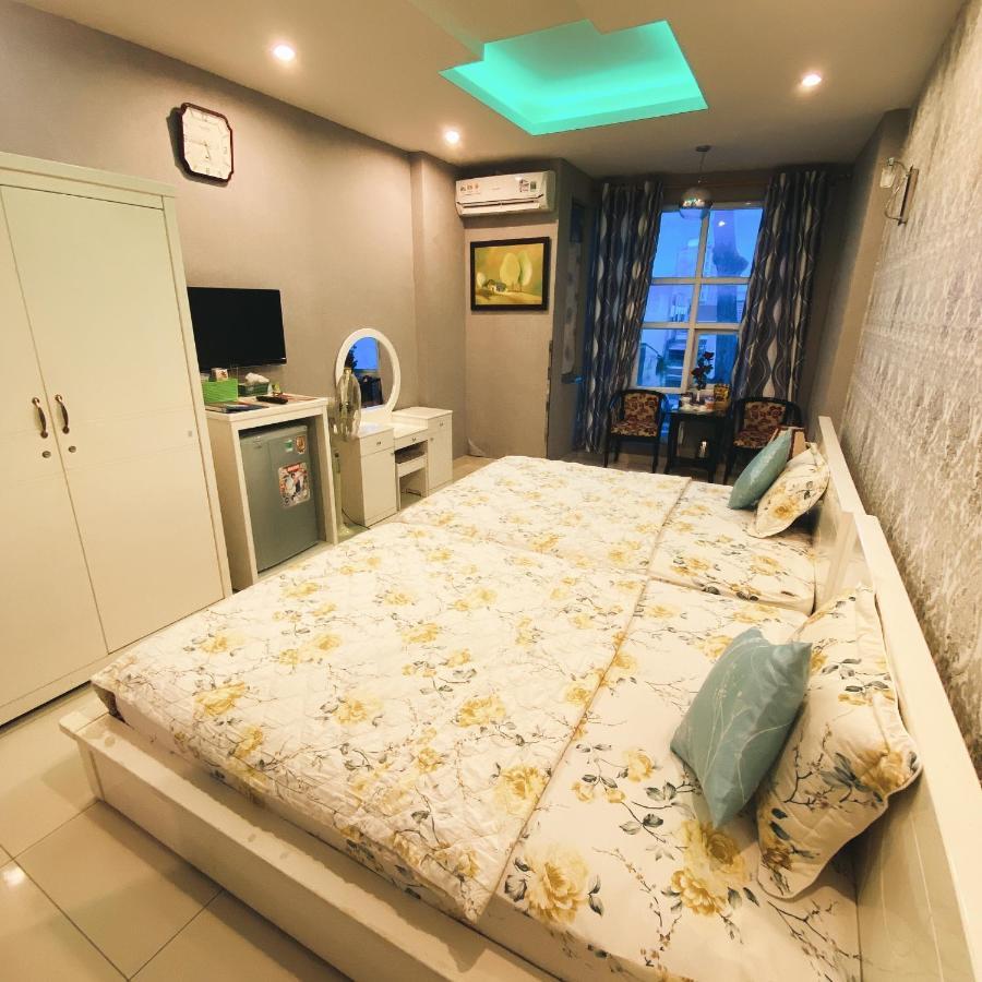 Redflower Hotel โฮจิมินห์ซิตี้ ภายนอก รูปภาพ